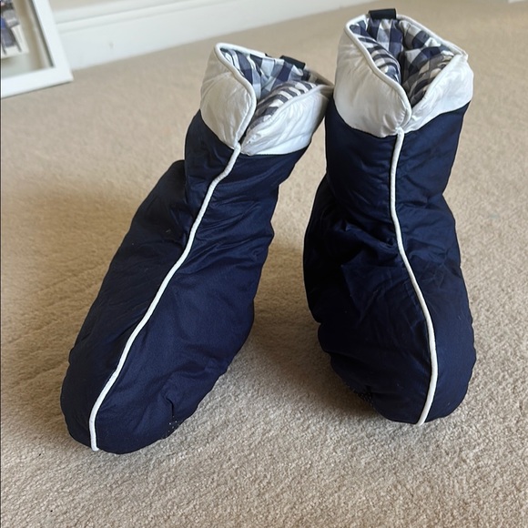 Hastens Goosedown Boots Never Worn - Picture 2 of 5